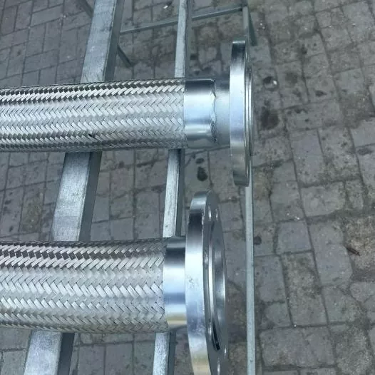波形フレキシブルメタルホース
